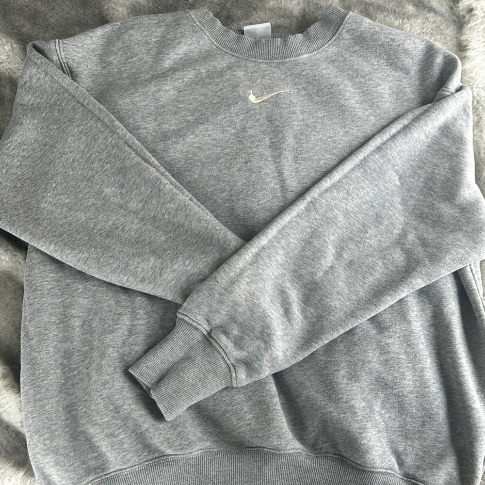 Nike Gray women’s crew neck  Sweater